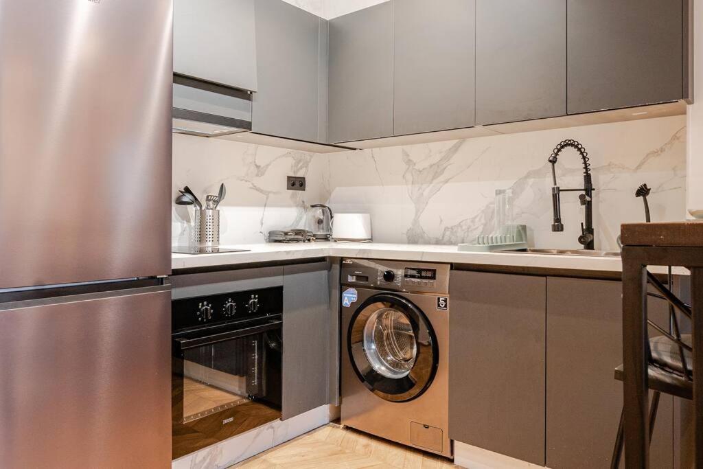 Emerald 34 Bourgogne Apartment